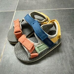 Cat & Jack unisex toddler sandals size 6